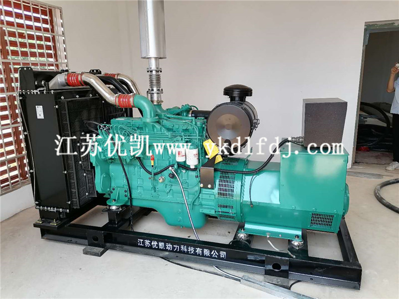 2020年9月1日，300KW康明斯發(fā)電機(jī)組交付廣西某單位辦公備用電源使用