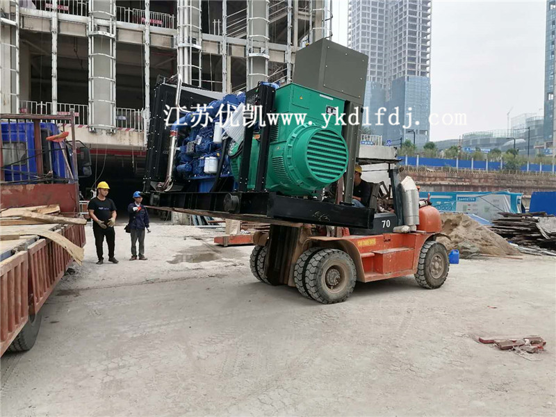 2020年11月6日，800KW玉柴發(fā)電機(jī)組交付南寧某集團(tuán)公司使用