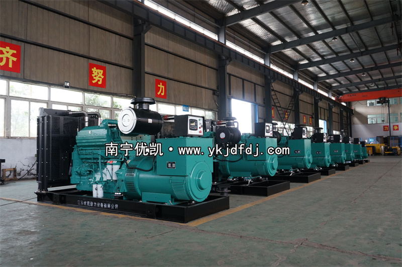 2022年12月2日，300KW康明斯柴油發(fā)電機組發(fā)貨浙江