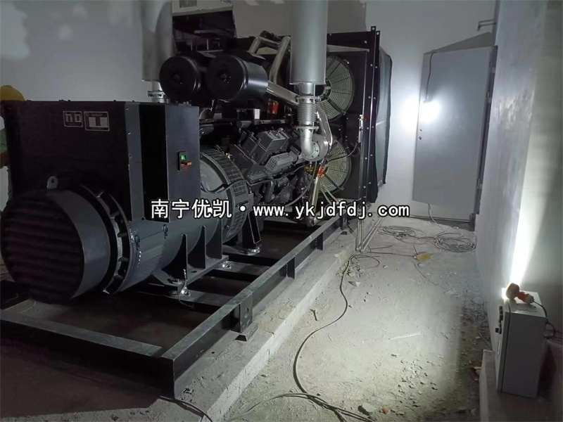 2023年10月25日，800kw上海凱普發(fā)電機(jī)組百色項(xiàng)目安裝現(xiàn)場(chǎng)
