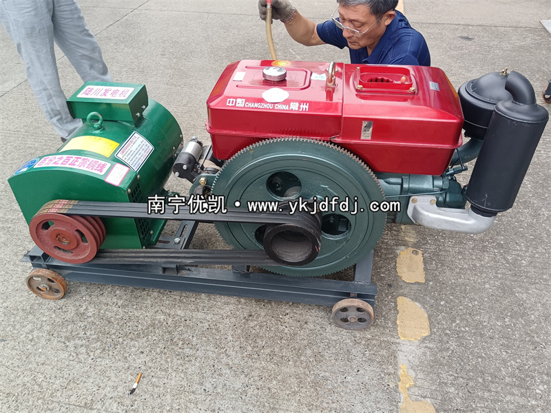 2024年5月16日，客戶到店自提一臺15KW單缸柴油發(fā)電機