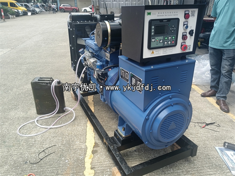 2024年7月4日，客戶(hù)到店自提一臺(tái)50kw濰坊雷納柴油發(fā)電機(jī)組