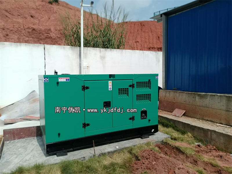 2024年10月22日，崇左項(xiàng)目30KW低噪音柴油發(fā)電機(jī)組到貨安裝