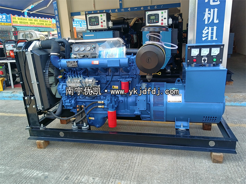 2024年12月30日，河池項(xiàng)目100kw柴油發(fā)電機(jī)組裝車發(fā)貨