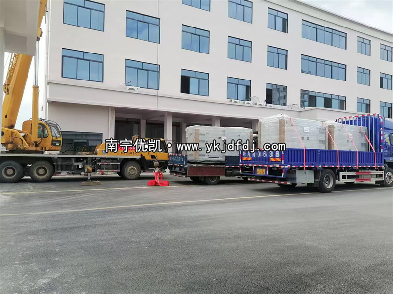 2025年6月23日，平果項目3臺低噪音柴油發(fā)電機(jī)到貨