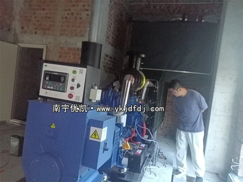 2025年10月13日，平果項目200KW柴油發(fā)電機(jī)組安裝完成